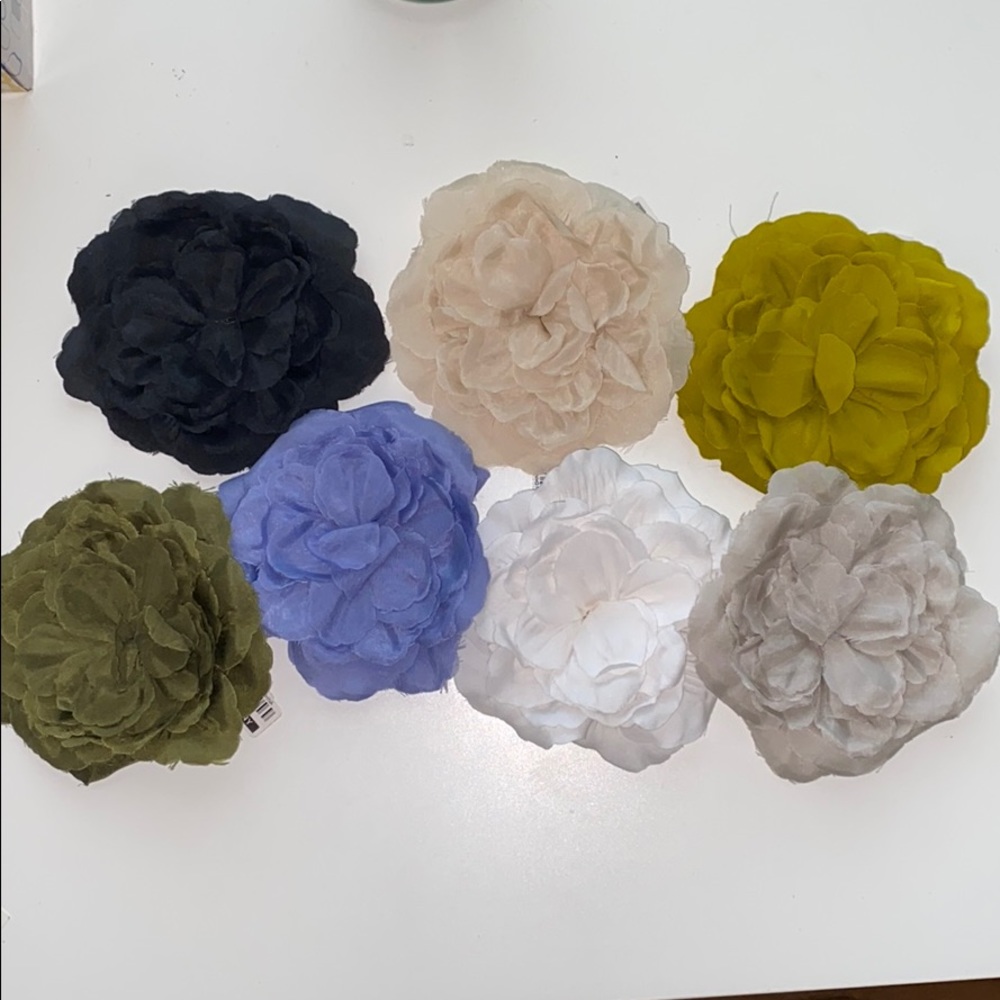 3/$10 NWT Lapel Flower Pins